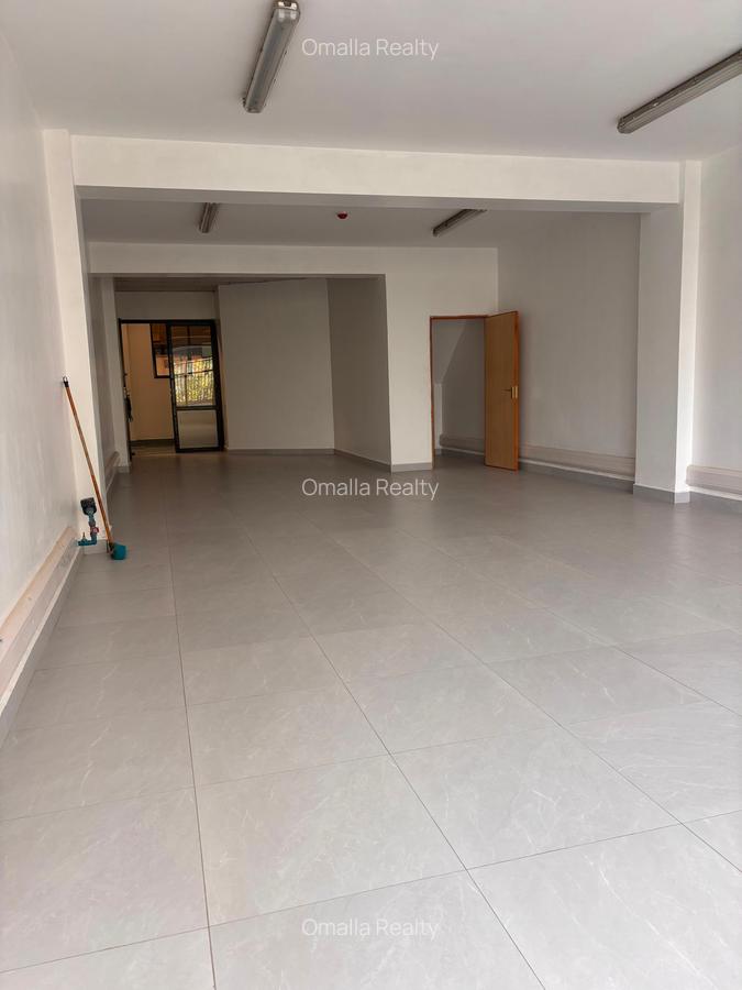 1,100 ft² Commercial Property with Service Charge Included in Westlands Area - 4