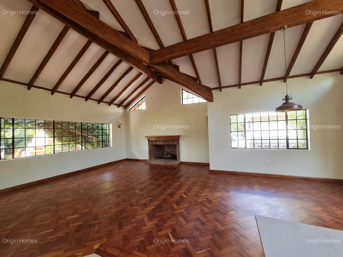 4 Bed House with En Suite at Lavington - 12