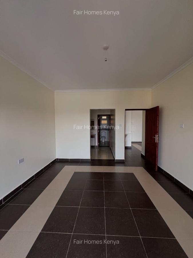 2 Bed Apartment with En Suite at Hatheru Road - 5