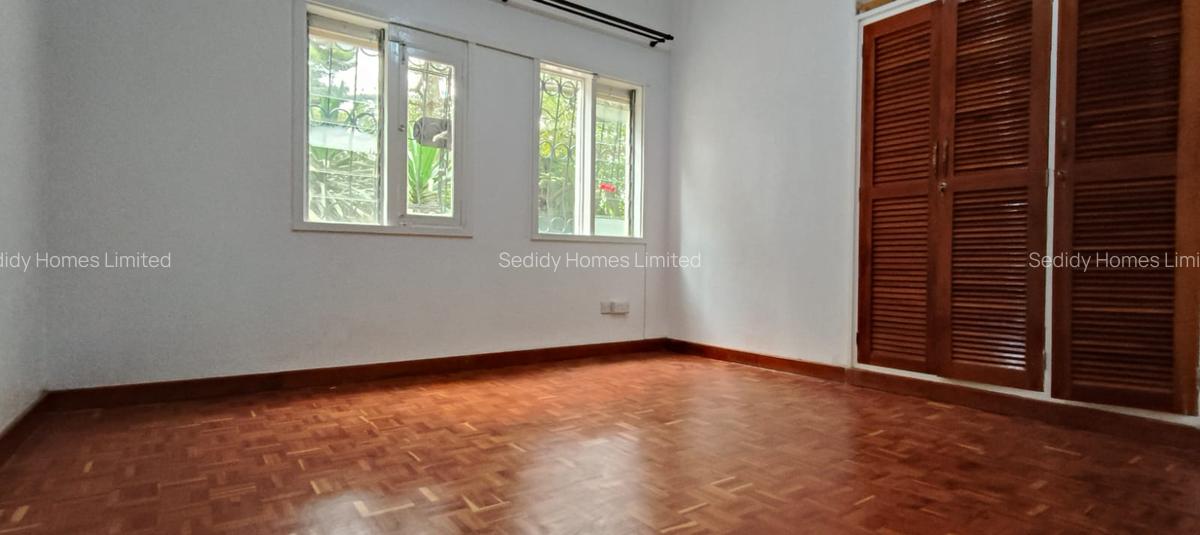4 Bed House with En Suite in Westlands Area - 4