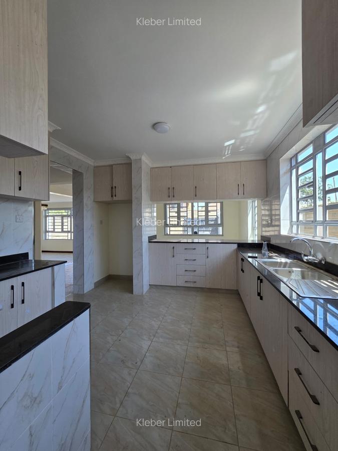 6 Bed House with En Suite in Gikambura - 5