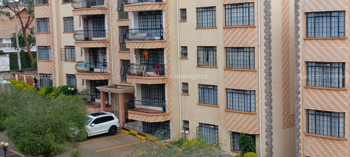 3 Bed Apartment with En Suite in Westlands Area - 2