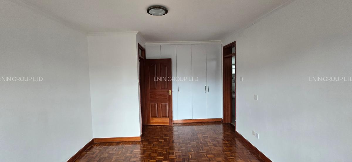 4 Bed Townhouse with En Suite at Rosslyn Garden - 14