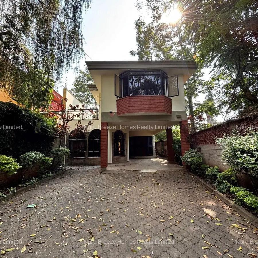 4 Bed Townhouse with En Suite in Westlands Area - 1