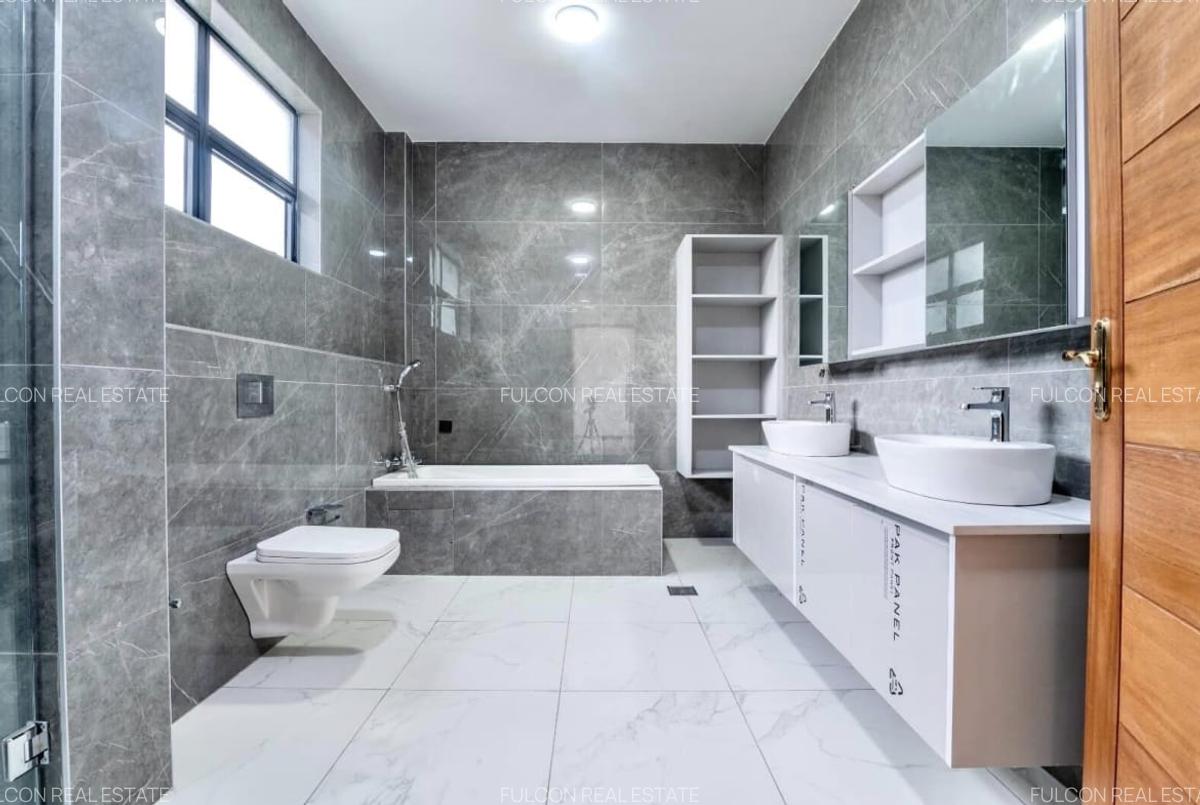 5 Bed Villa with En Suite in Lavington - 16