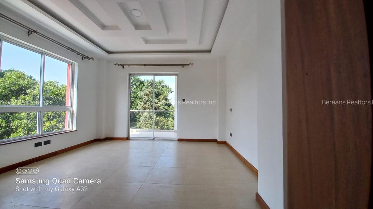 4 Bed Apartment with En Suite in General Mathenge - 1