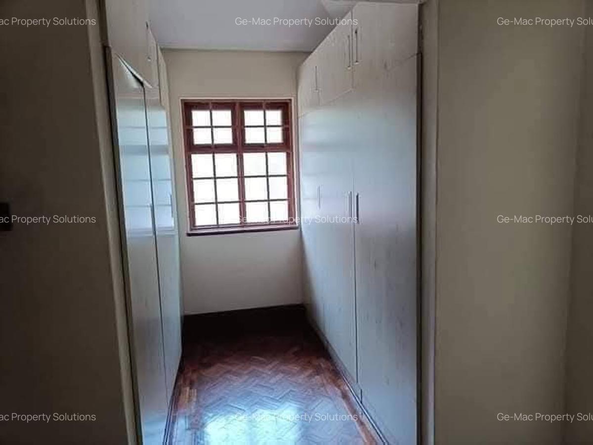 5 Bed House with En Suite at Mimosa - 6