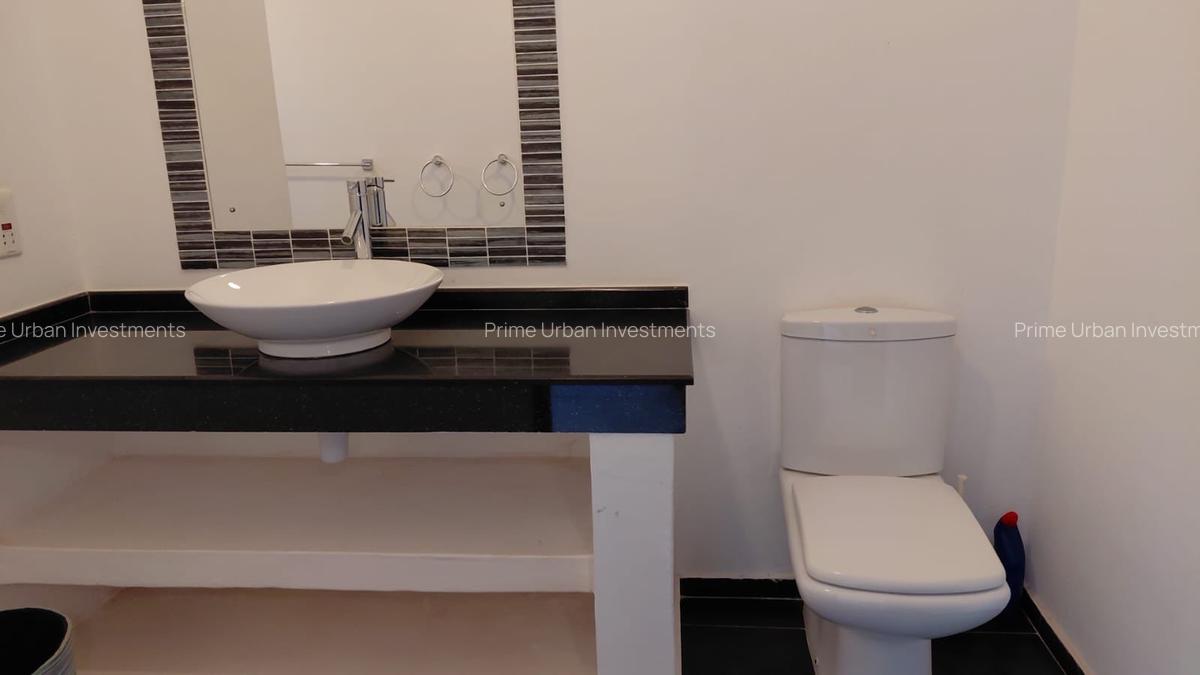 4 Bed House with En Suite in Watamu - 19