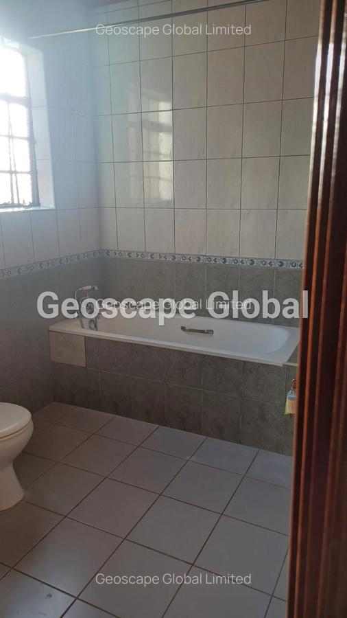 5 Bed House with En Suite in Runda - 7