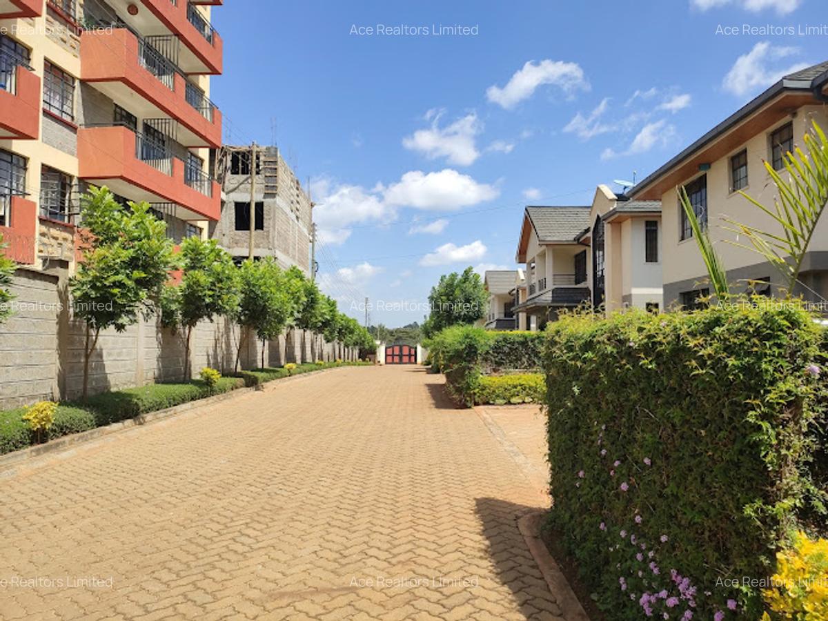 4 Bed Townhouse with En Suite at Near Isk School - 8