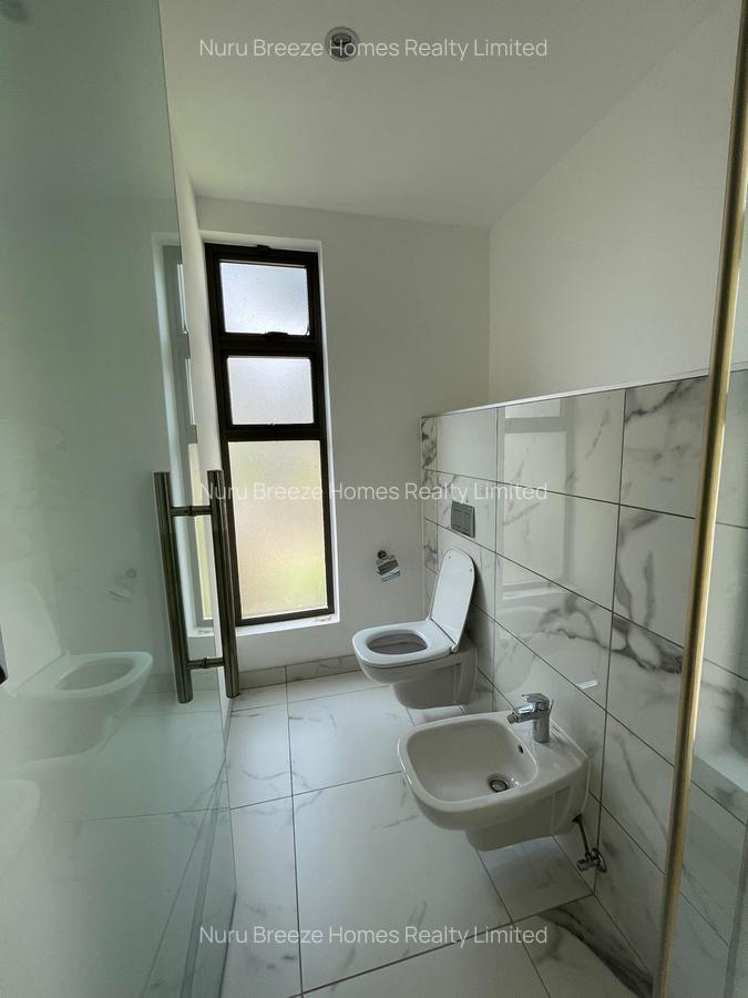5 Bed Townhouse with En Suite in Karen - 19