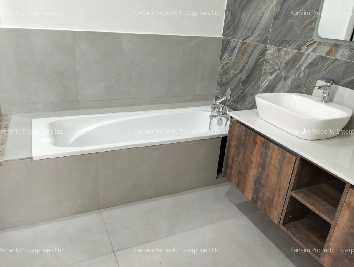 5 Bed Townhouse with En Suite in Lavington - 12