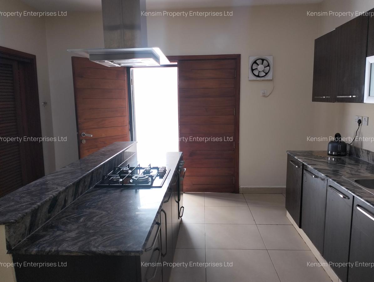 5 Bed Townhouse with En Suite in Lavington - 10