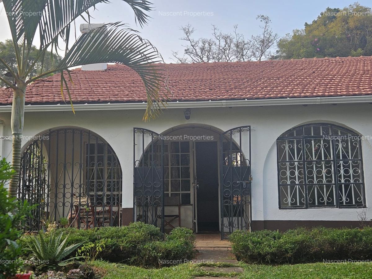 4 Bed House with En Suite in Loresho - 2