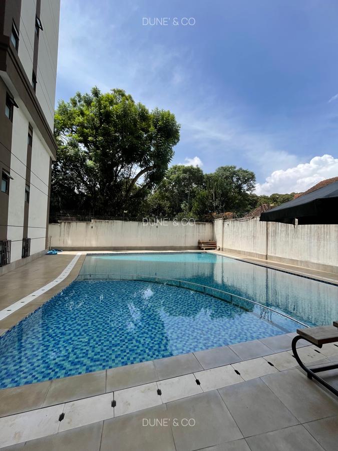Serviced 2 Bed Apartment with En Suite in Riverside - 16