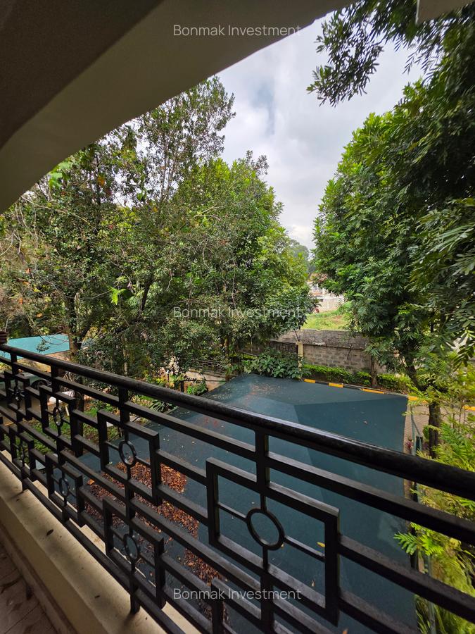 4 Bed Townhouse with En Suite at Lavington Green - 10