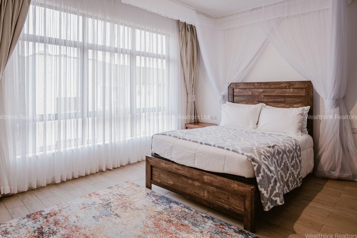 4 Bed Townhouse with En Suite at Two Rivers - 5