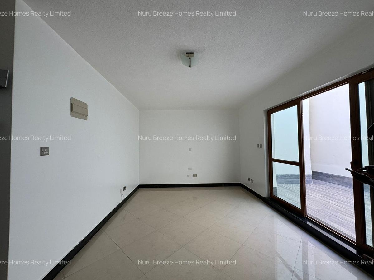 4 Bed Townhouse with En Suite in Westlands Area - 12