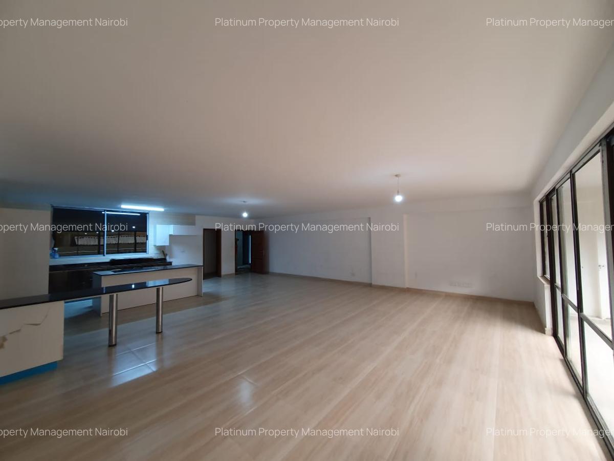 4 Bed Apartment with En Suite at Parklands - 3