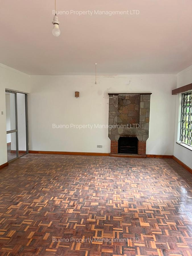 4 Bed Townhouse with Garden in Lavington - 1