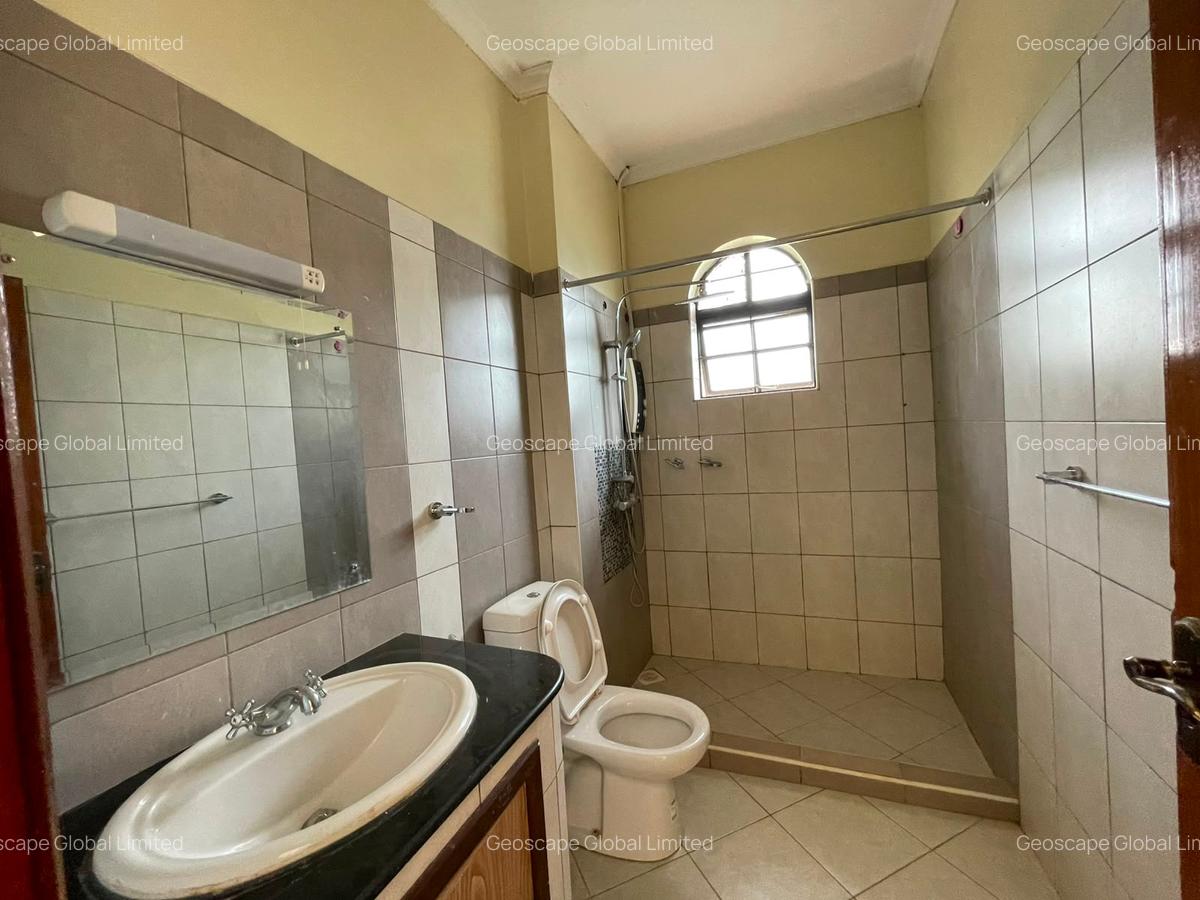 4 Bed House with En Suite in Runda - 9