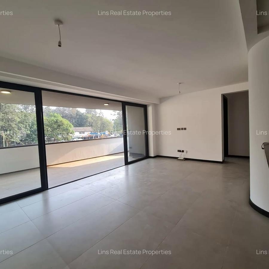 Serviced 2 Bed Apartment with En Suite in Spring Valley - 4