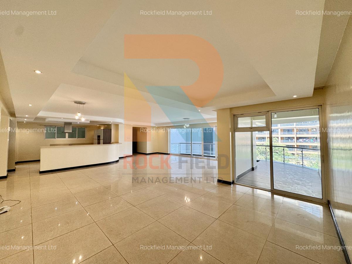 3 Bed Apartment with En Suite in Riverside - 7