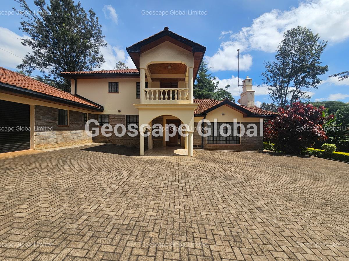 5 Bed House with En Suite in Runda - 1