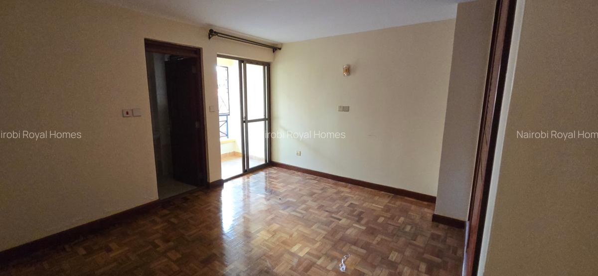 5 Bed Townhouse with En Suite at Lavington Green - 17