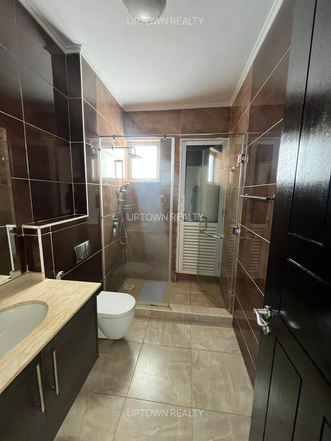 3 Bed Apartment with En Suite at Riverside - 17
