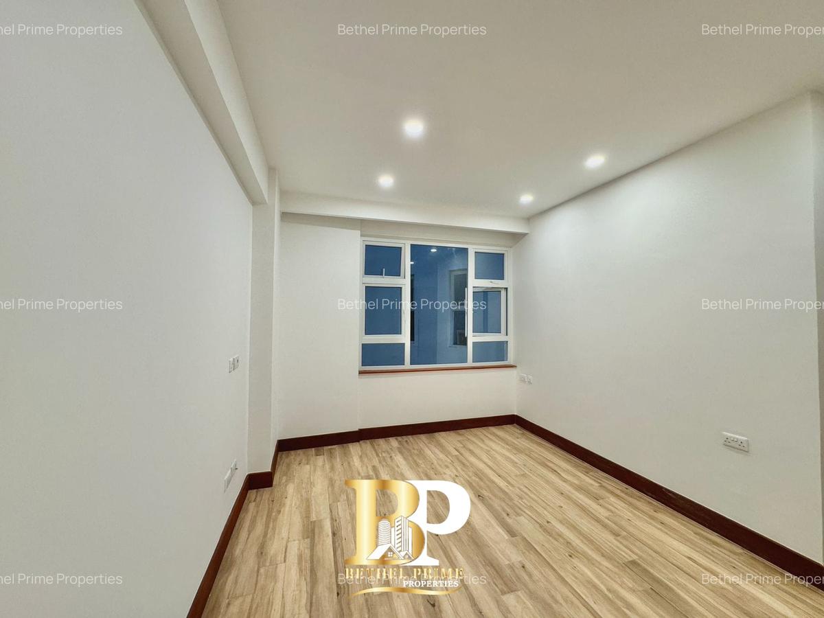 3 Bed Apartment with En Suite in Parklands - 11
