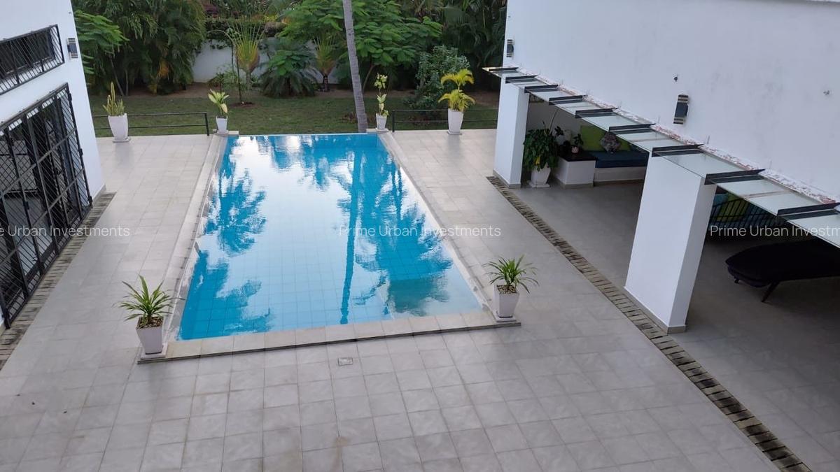 4 Bed House with En Suite in Watamu - 16