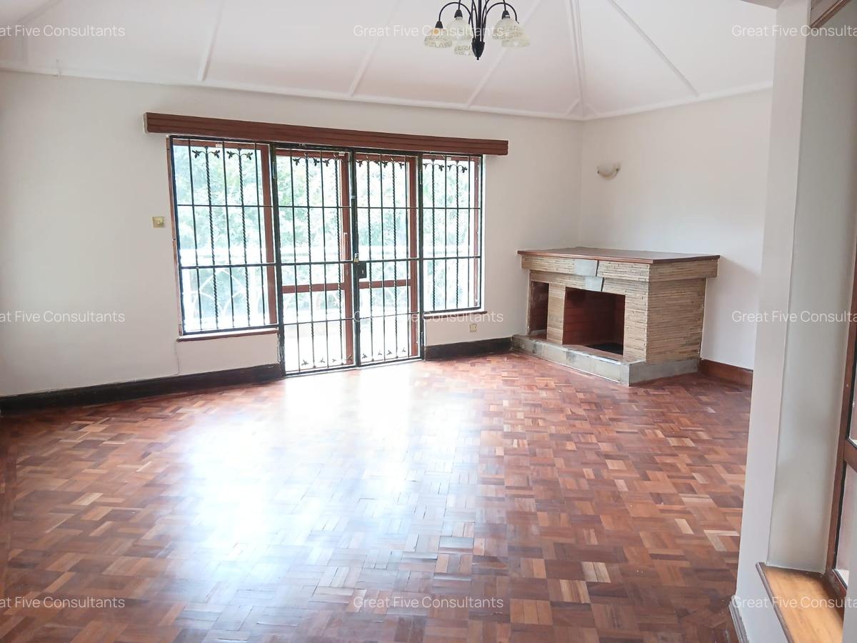 5 Bed Villa with En Suite in Runda - 10