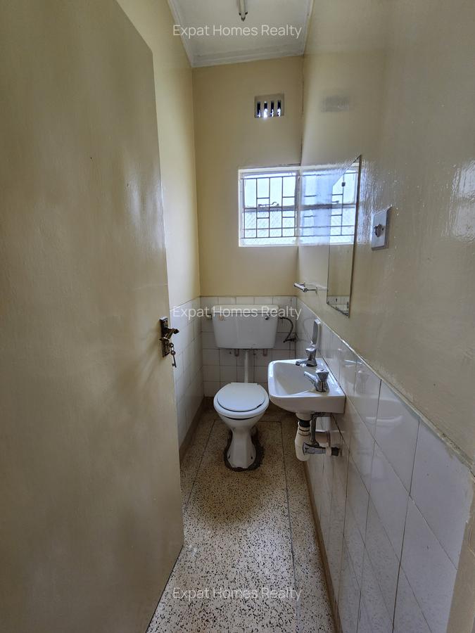 Commercial Property with Parking in Kilimani - 11