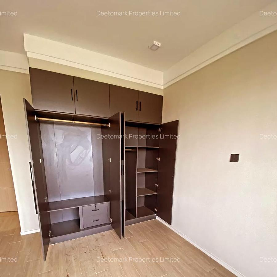 2 Bed Apartment with En Suite at Lavington - 8