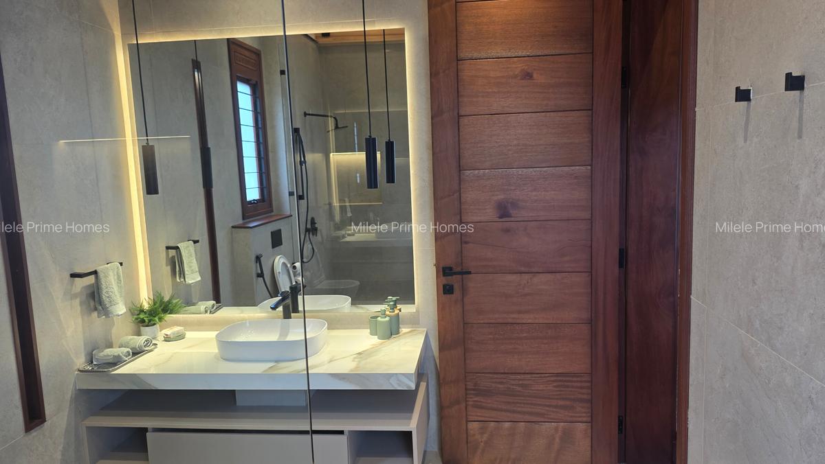 4 Bed Villa with En Suite at Tala Road - 16