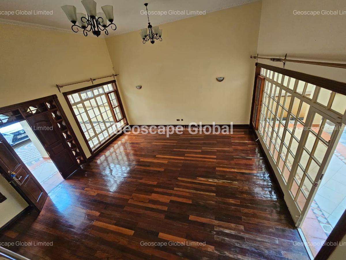 4 Bed Townhouse with En Suite in Kyuna - 9