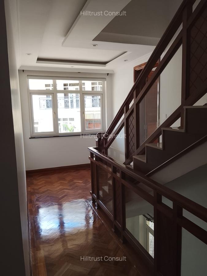 5 Bed Townhouse with En Suite in Lavington - 8