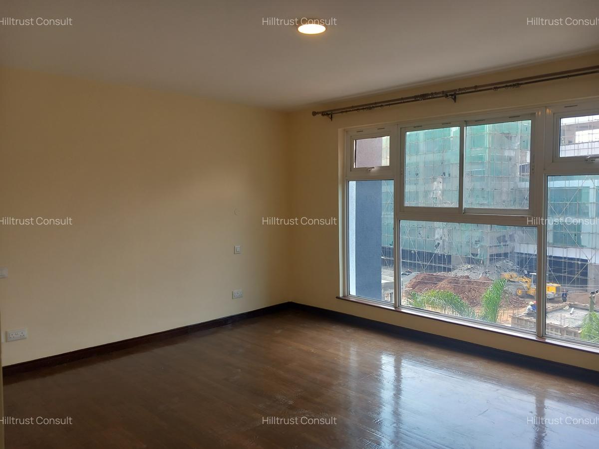 Serviced 3 Bed Apartment with En Suite in Riverside - 19