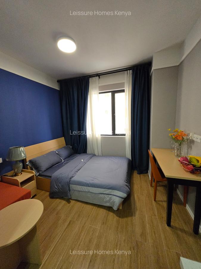 Studio Apartment with Swimming Pool at Wanyee Road - 14
