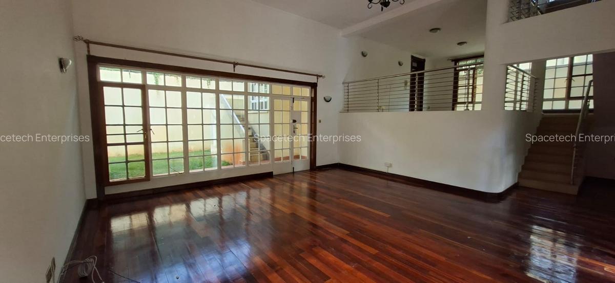 4 Bed Townhouse with En Suite in Kyuna - 8