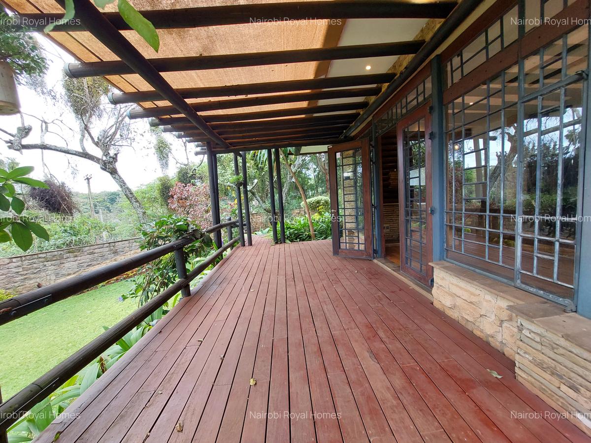 5 Bed House with En Suite at Lake View - 14