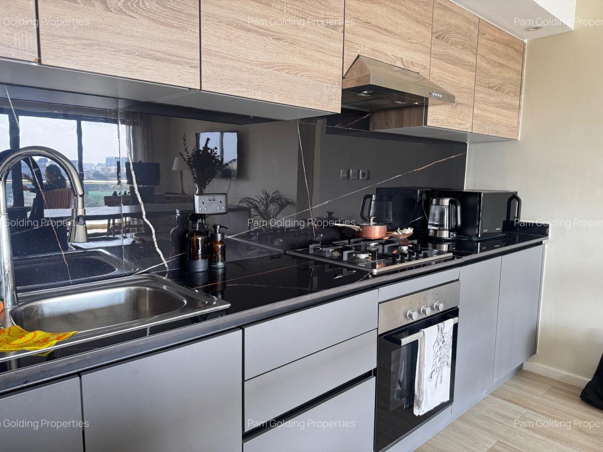 2 Bed Apartment with En Suite in Riverside - 9