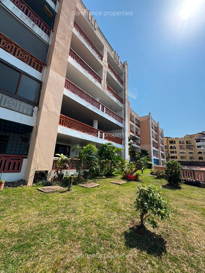 Serviced 3 Bed Apartment with En Suite at Lamera Beach - 2