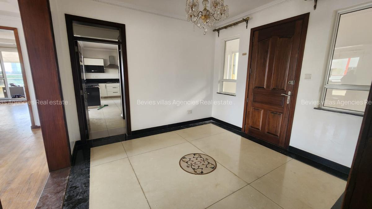 3 Bed Apartment with En Suite at Brookside - 16
