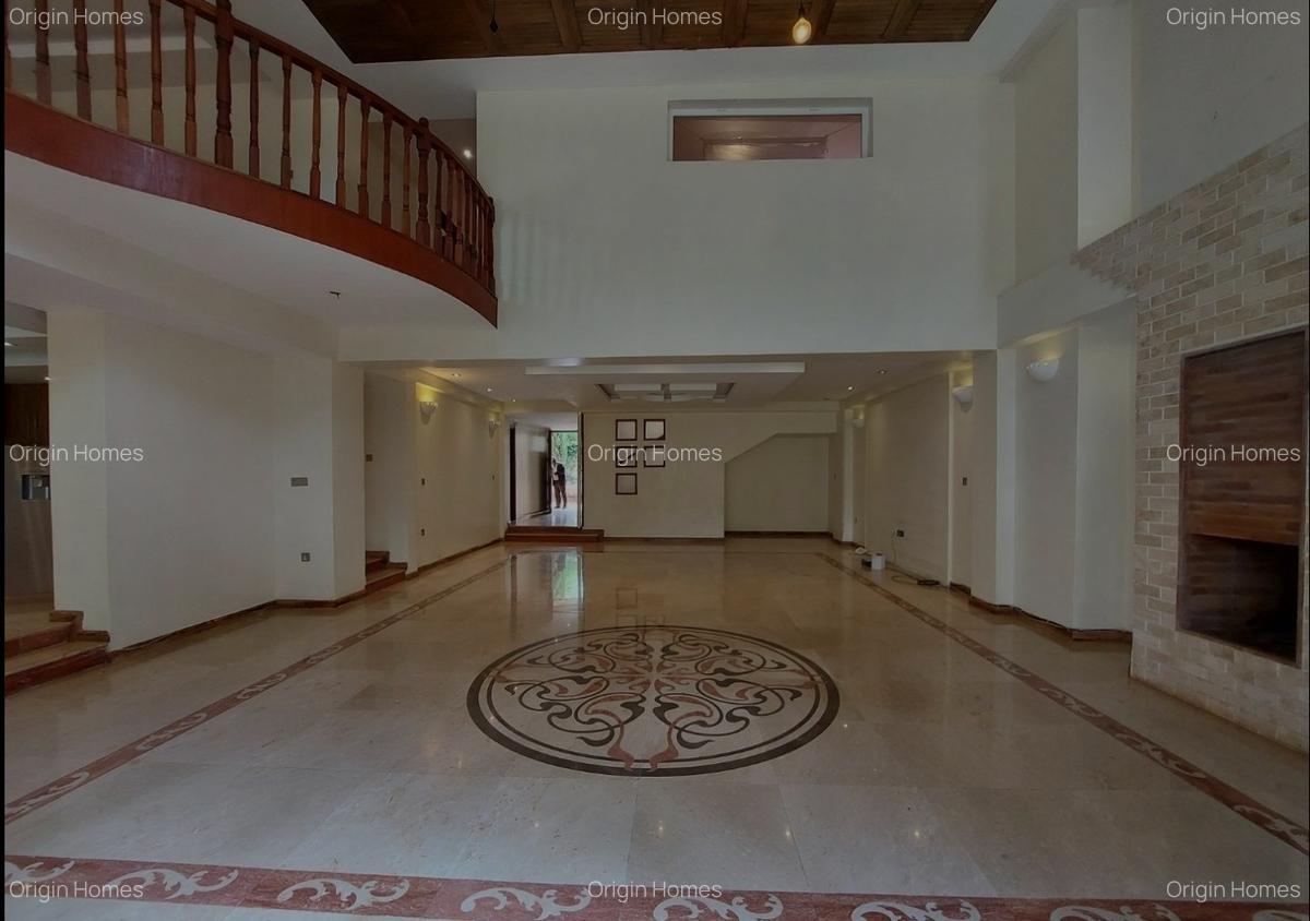 4 Bed Townhouse with En Suite at Lavington - 3