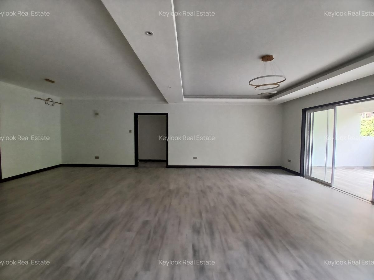 3 Bed Apartment with En Suite at Riverside Drive - 12