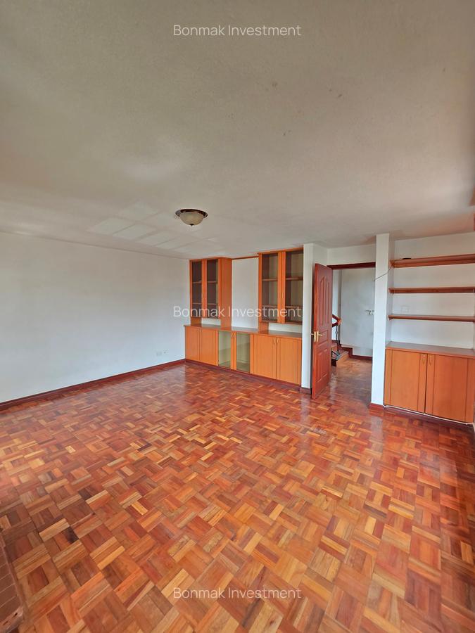 5 Bed Townhouse with En Suite at Lavington Green - 17