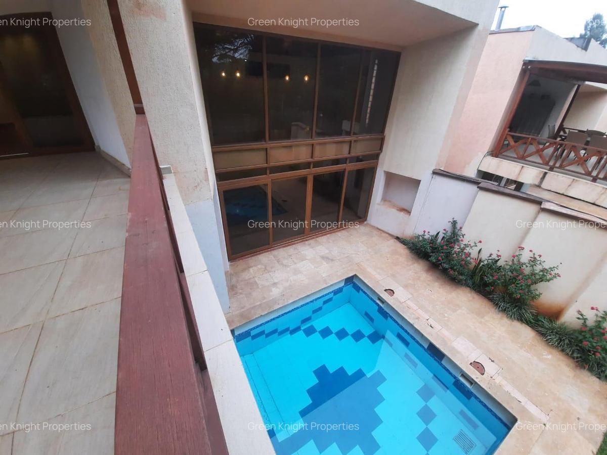 5 Bed Townhouse with En Suite in Lavington - 17