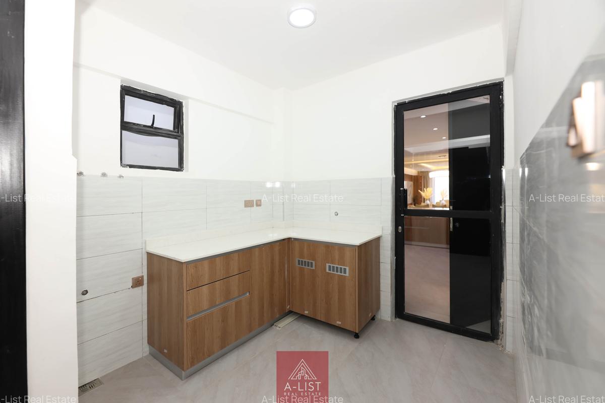 3 Bed Apartment with En Suite at 4Th Parklands - 15